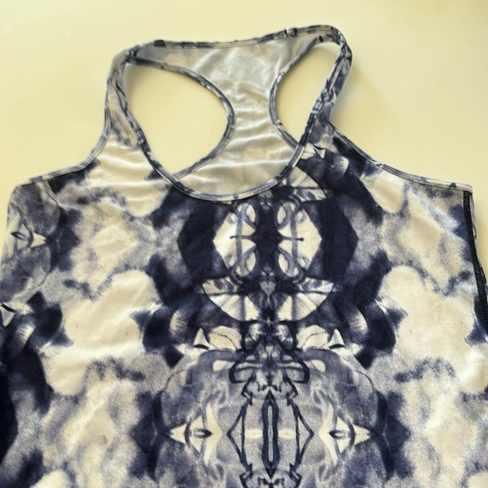 Lululemon tank